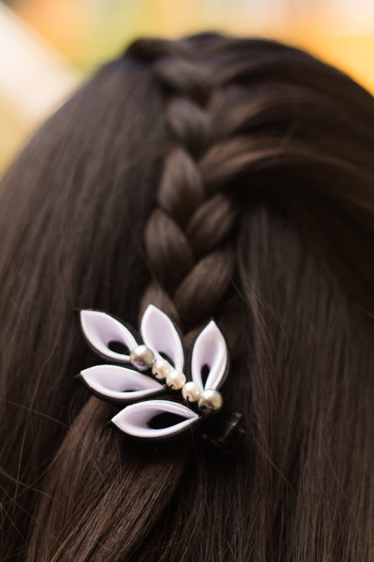 Monochrome Kanzashi Hair Clip